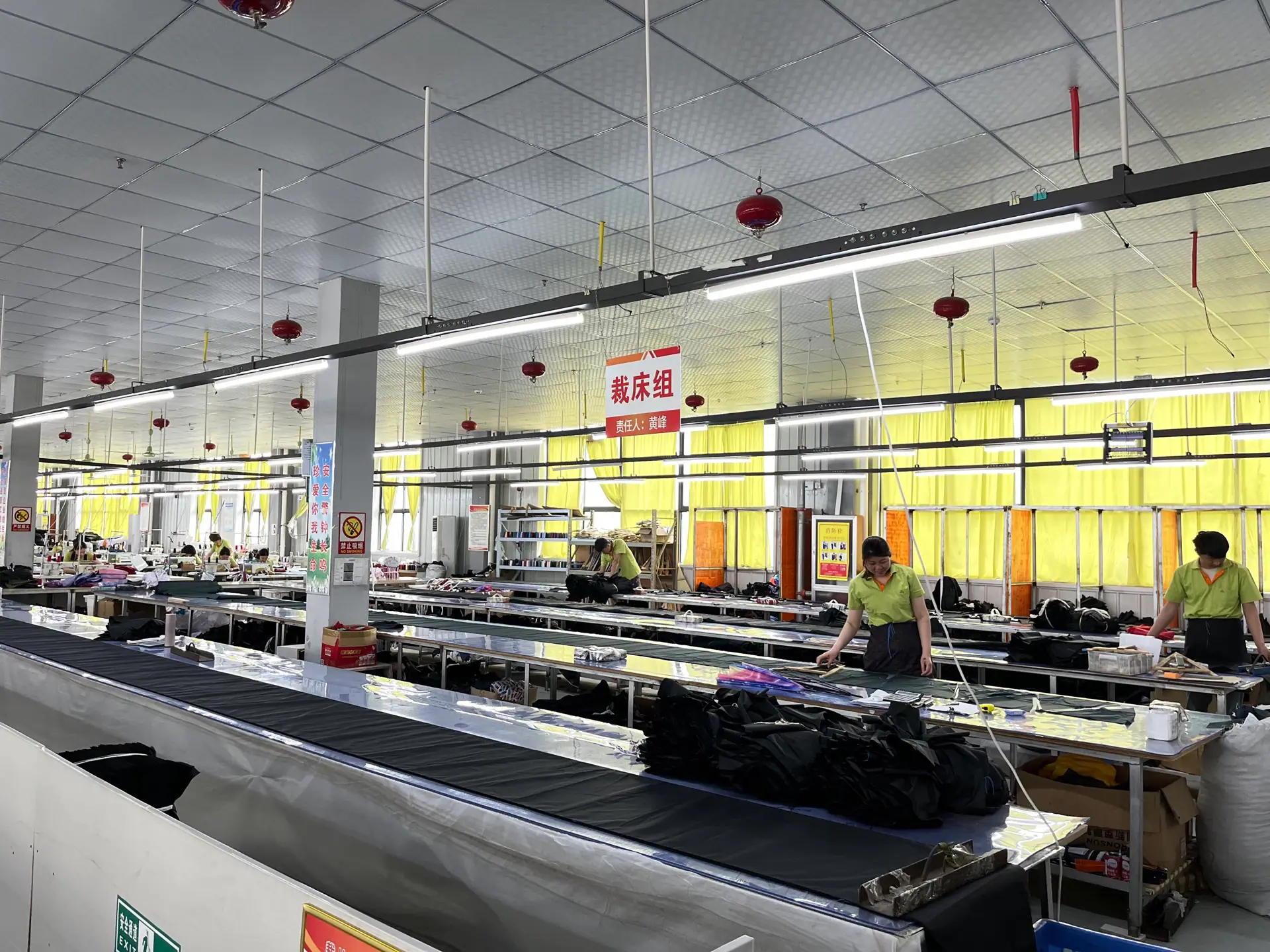 Taller de producción de paraguas CITTA en Dancheng